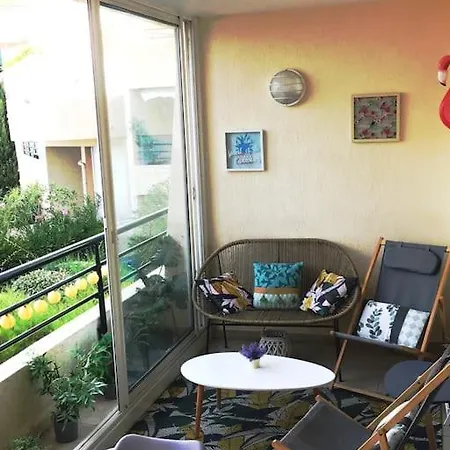 Coquet Proche - Garage Apartment