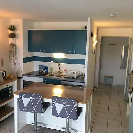 Coquet Proche - Garage Apartment